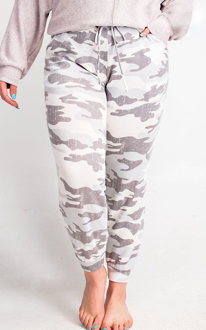 Reason To Relax Camo Joggers, SM & MED, Use code LOUNGESET for $10 off set!