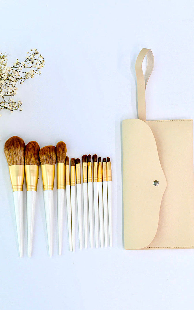 Make Me Fabulous Makeup Brush Kit with Case