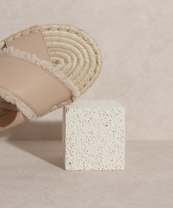 OASIS SOCIETY Molly   Crisscross Espadrille
